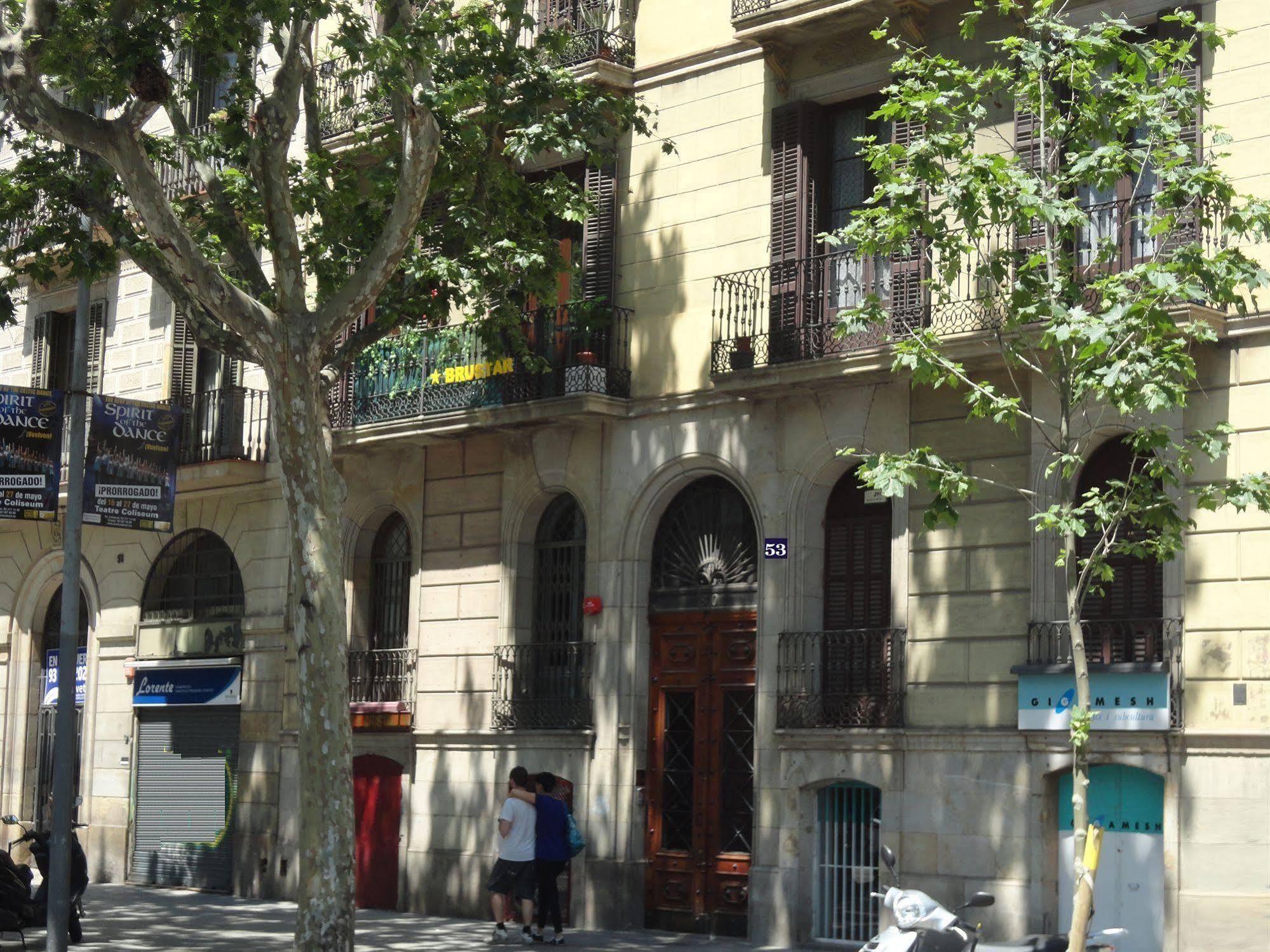 Brustar Gotic-centric Casa de hóspedes 2*
